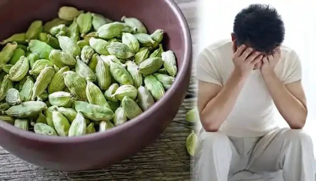 बड़े से बड़े गुप्त रोग को चुटकी में ठीक कर देती है छोटी सी इलायची, सोने से पहले इस तरीके से खाएं....