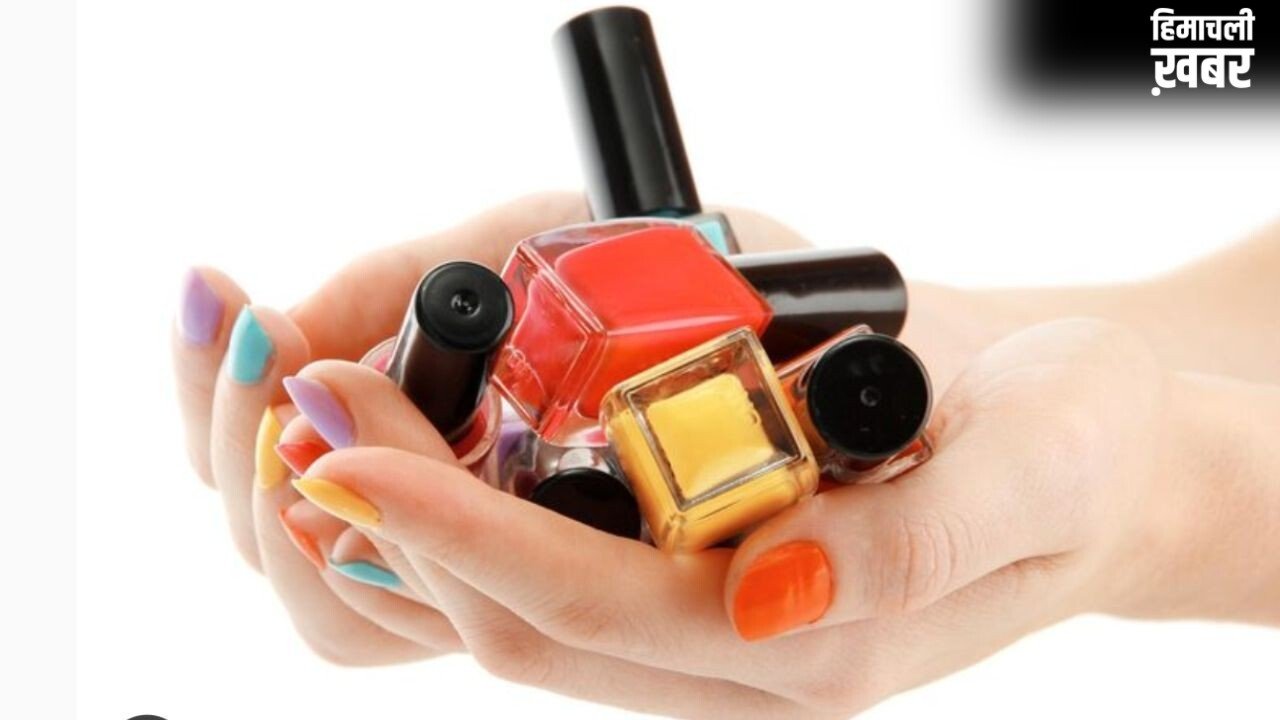 नेल पेंट गाढ़ी होने या सूखने पर फेंकने की बजाय इस तरह करें रीयूज, दोबारा सही करने के लिए ट्राई करें ये हैक्स