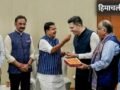 AAP को झटका, राघव चड्ढा समेत 7 बागी सांसदों की बीजेपी में एंट्री को मिली मंजूरी