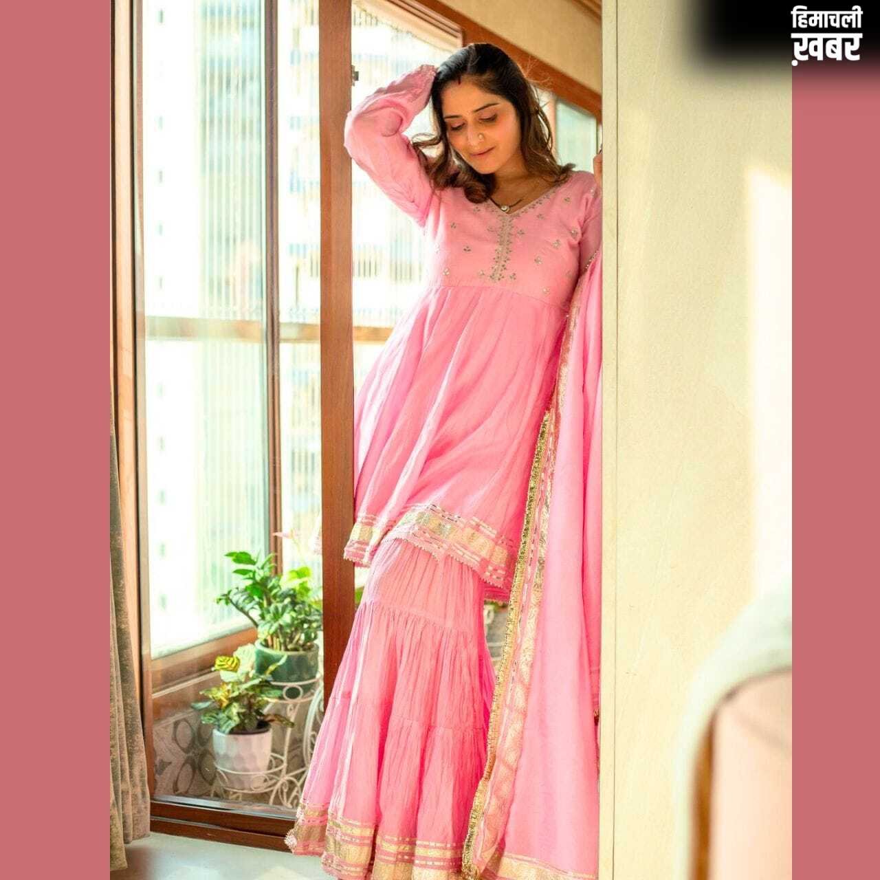 पति निहारते रह जाएंगे…नई दुल्हनें पहनें आरती सिंह जैसे सूट, देखें डिजाइन