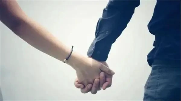 प्रेमी के साथ भागी 2 बच्चों की मां लौटी वापिस, जब पति को लगी खबर तो...