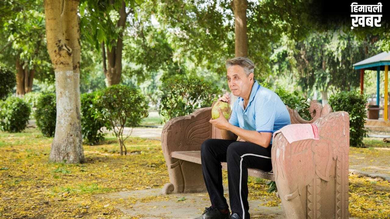 क्या किडनी की बीमारी में नारियल पानी पीना सुरक्षित है? डॉक्टर से जानें
