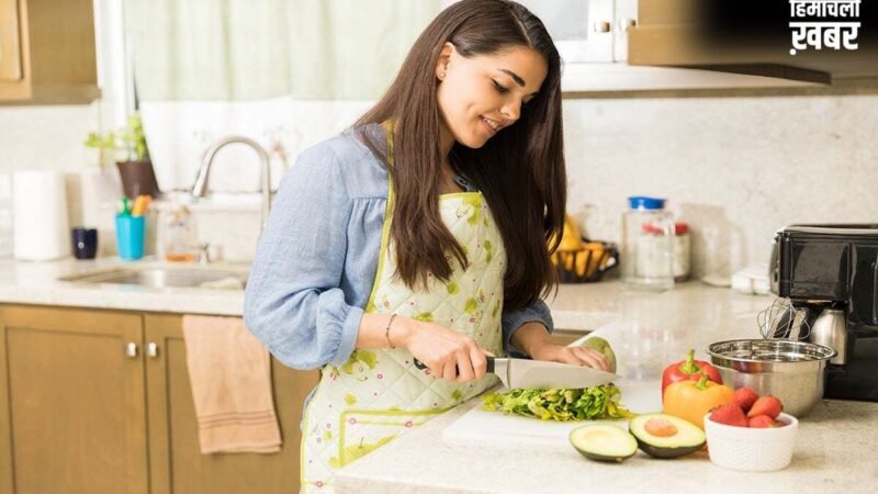 घर के खाने में भी आएगा होटल जैसा स्वाद, बस आजमाएं ये आसान टिप्स