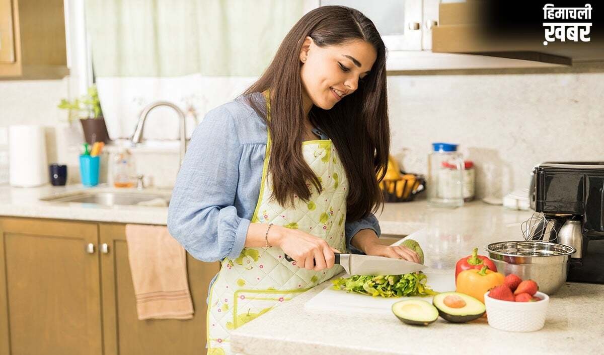 घर के खाने में भी आएगा होटल जैसा स्वाद, बस आजमाएं ये आसान टिप्स