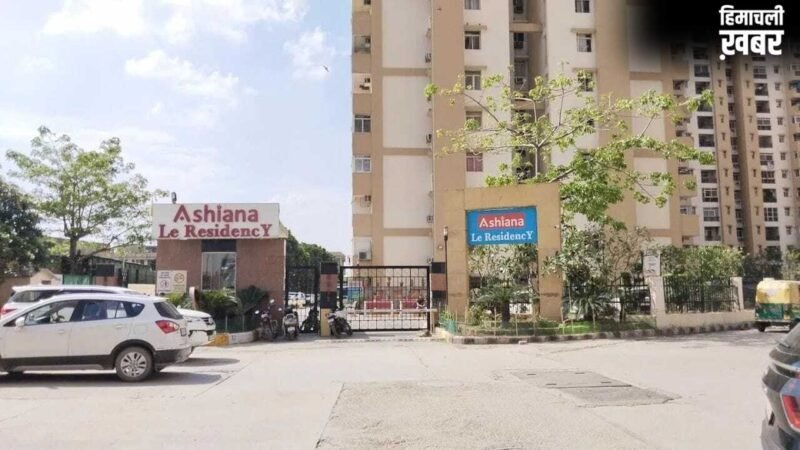 गाजियाबाद में बुजुर्ग महिला की संदिग्ध हालत में मौत, बालकनी में लटकता मिला शव, हत्या की आशंका