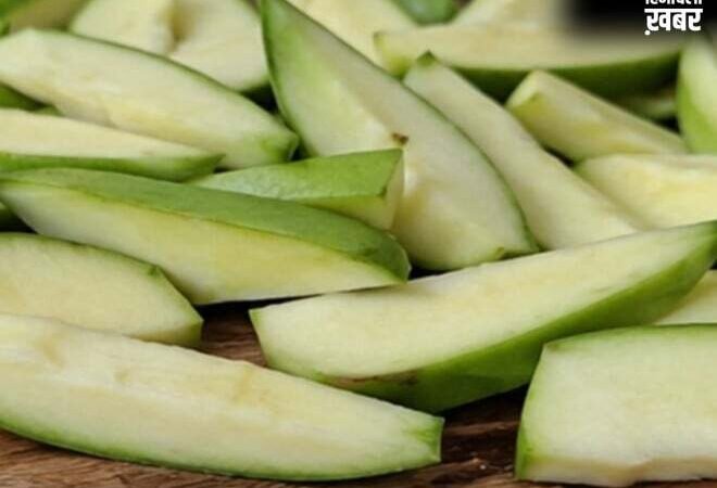Raw Mango Recipe: खाने का जायका बढ़ा देगा यह चटपटा इंस्टेंट अचार, मिनटों में होगा तैयार​