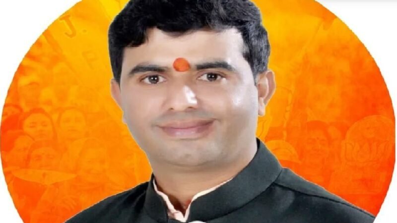 UP NEWS: 100 करोड़ के सट्टा सिंडिकेट का मामला, BJP नेता आशीष उपाध्याय की हुई गिरफ्तारी