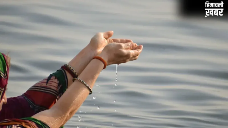 Gangajal Rakhne Ke Niyam: घर में किस जगह और कैसे रखें गंगाजल? जानिए कैसे गंगाजल से जुड़ा है भाग्योदय का योग​