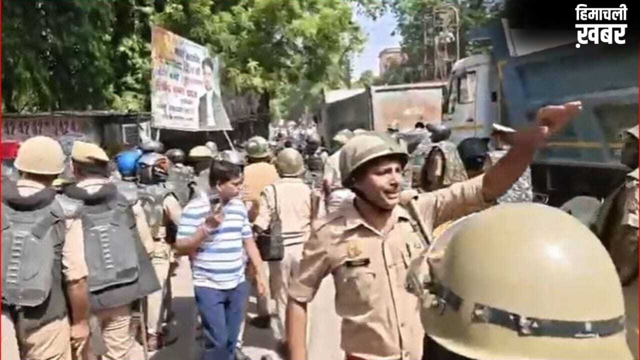 लखनऊ सिविल कोर्ट में भारी बवाल: वकीलों के 240 अवैध चैंबरों पर चला बुलडोजर, छावनी में बदला इलाका​