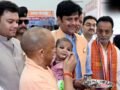 ‘डिग्री गले में टांगिए, नौकरी नहीं मिलेगी’… CM योगी ने रवि किशन पर ली चुटकी​