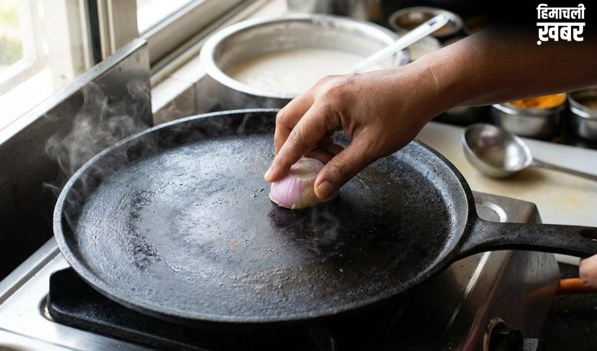 Dosa Tips: प्याज रगड़ना पुरानी बात, बिना चिपके डोसा बनाने के लिए अपनाएं ये Viral Kitchen Hacks​