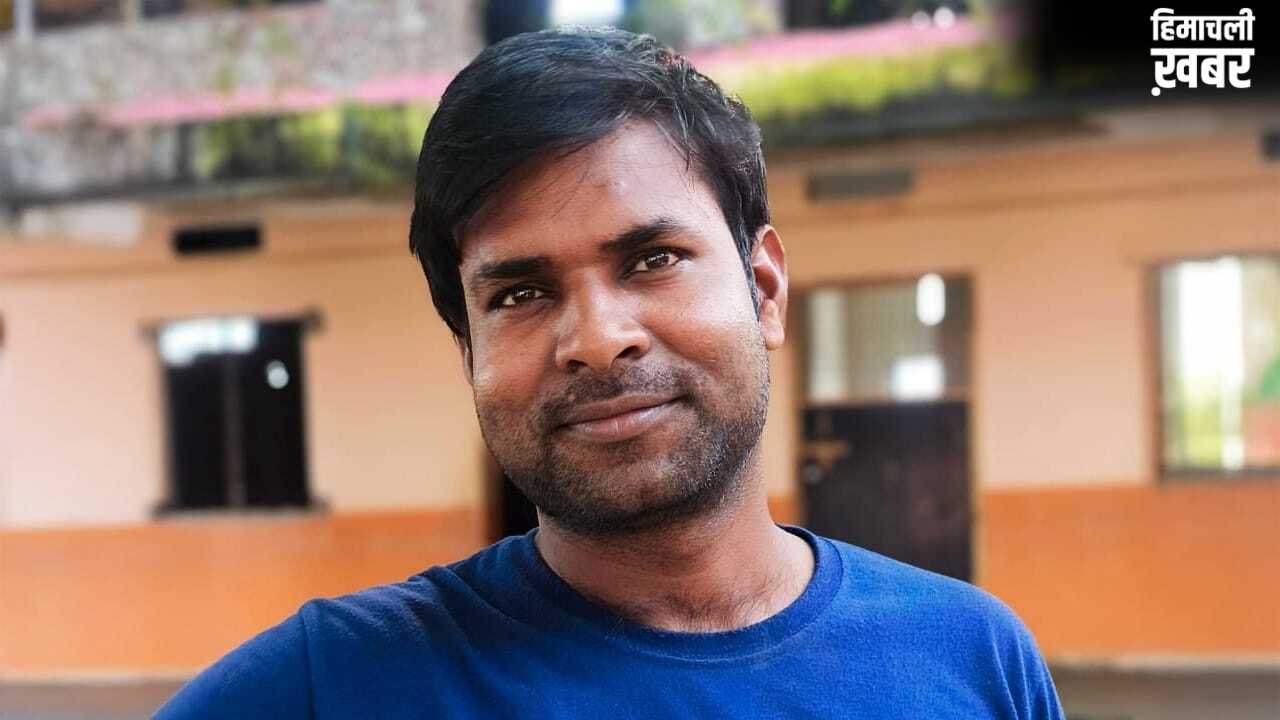 गोरखपुर में प्रिंसिपल ने स्कूल में लगाई फांसी, सुसाइड नोट में किया गर्लफ्रेंड का जिक्र… मौत से पहले WhatsApp पर भी शेयर किया स्टेटस​