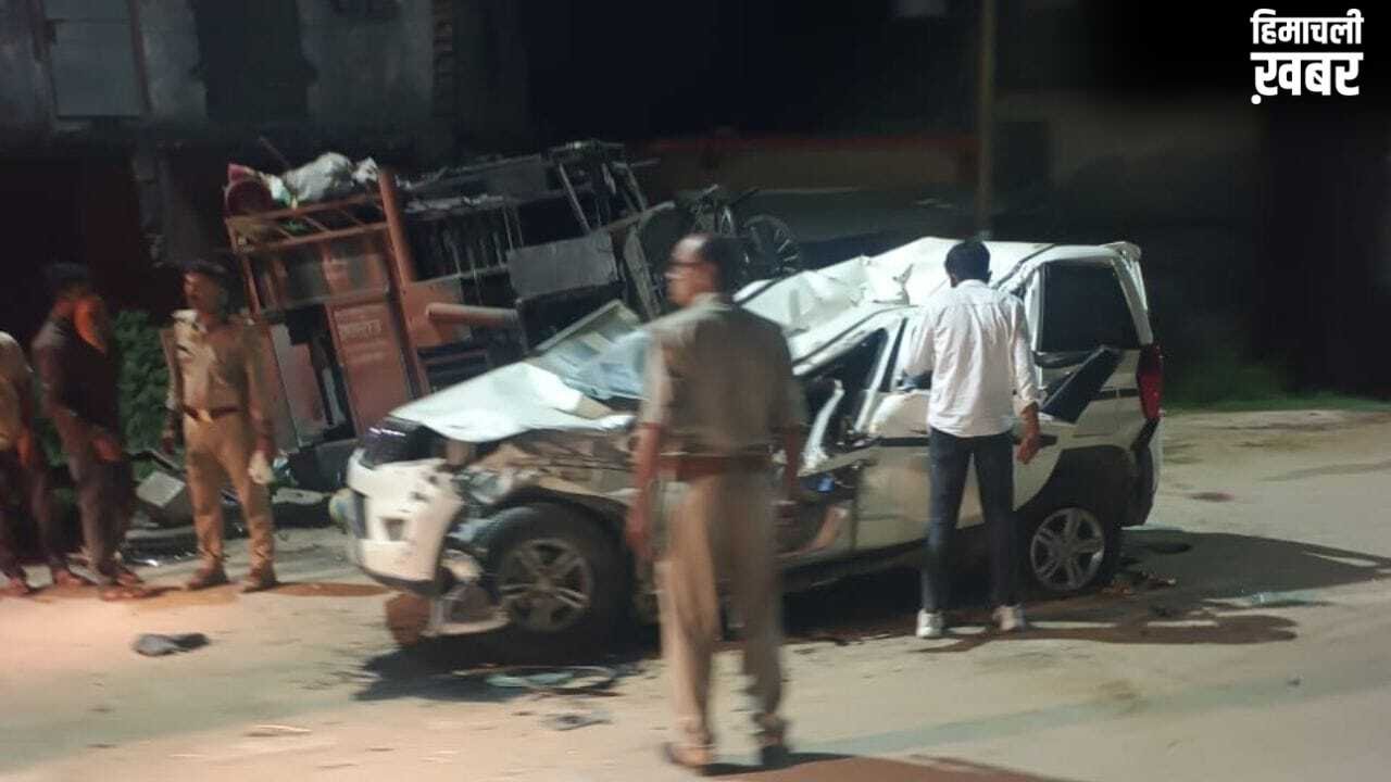 जानवर को बचाने में 3 लोगों की मौत, गोरखपुर में डिवाइडर से टकराई कार… बहन की शादी से लौट रहा था परिवार​