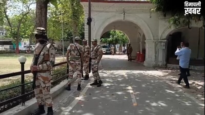 कानपुर: पुलिस कमिश्नर ऑफिस में घुसे 40-50 ITBP जवान, नहीं रोक पाए पुलिसकर्मी, एक जवान की मां का हाथ कटने से नाराजगी​