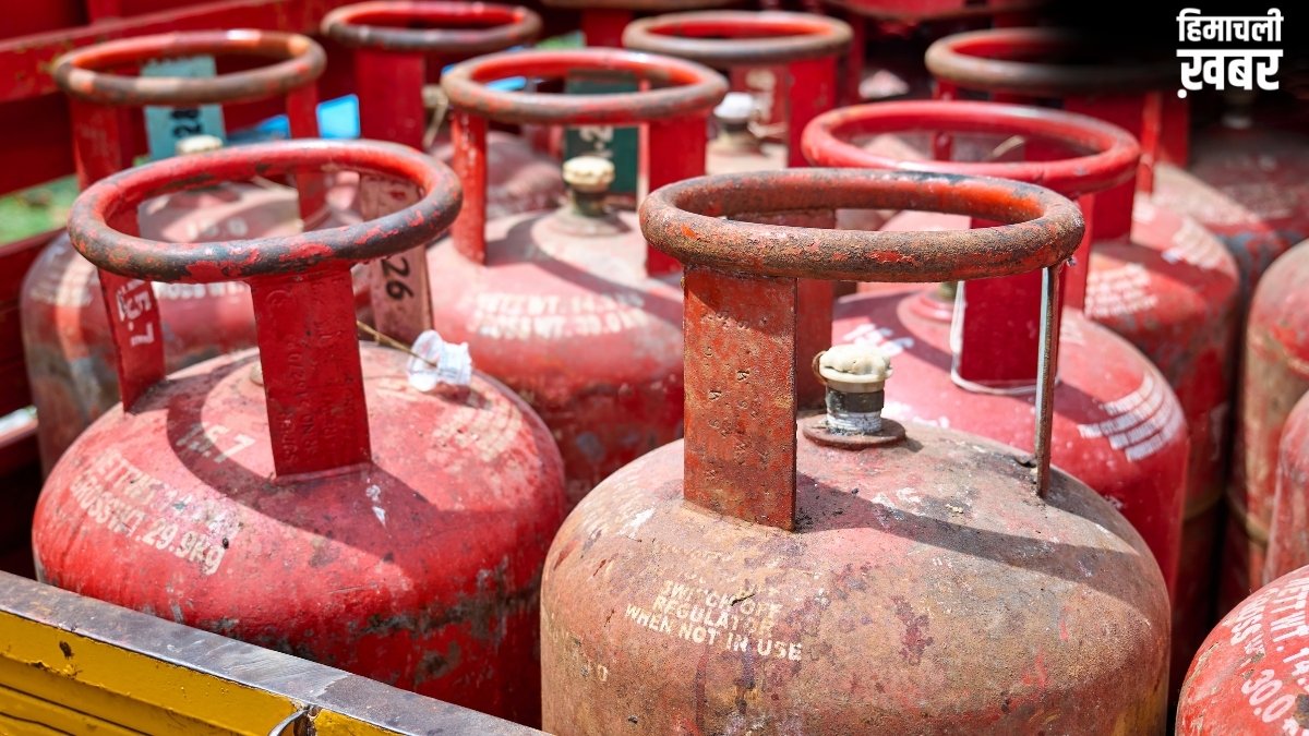 LPG Cylinder Price Hike: महंगाई का बड़ा झटका, LPG सिलेंडर के दाम ₹993 बढ़े; आम आदमी का बिगड़ेगा बजट!