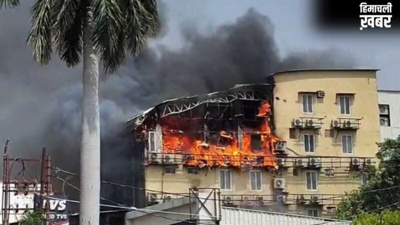 प्रयागराज के बिट्ठल होटल में लगी भीषण आग, 12 लोग फंसे…रेस्क्यू टीम मौके पर​