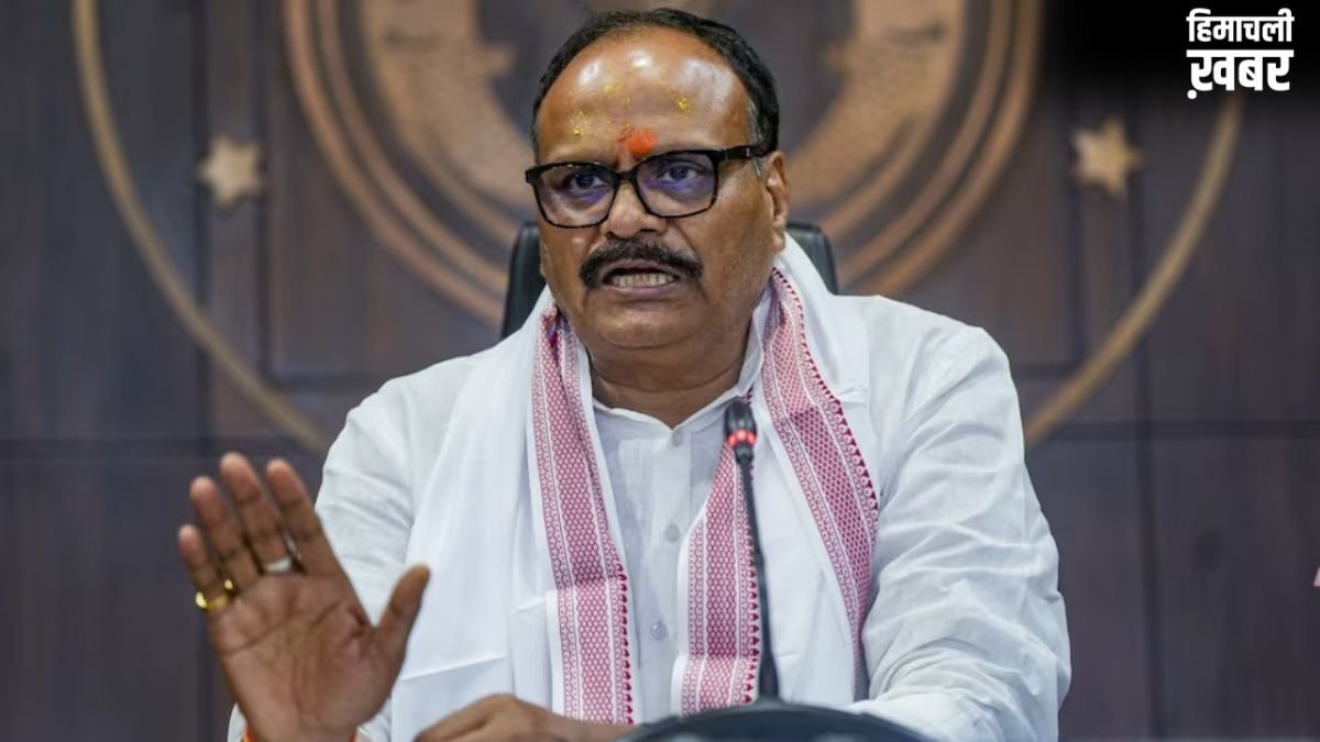 यूपी में लापरवाह डॉक्टरों पर गिरी गाज, बर्खास्तगी-तबादले और वेतनवृद्धि रोकी गईं; डिप्टी सीएम ब्रजेश पाठक का निर्देश​
