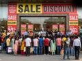 भारी Discount देखकर तुरंत न खरीदें सामान, सेल में खरीदारी से पहले जान लें ये बातें​