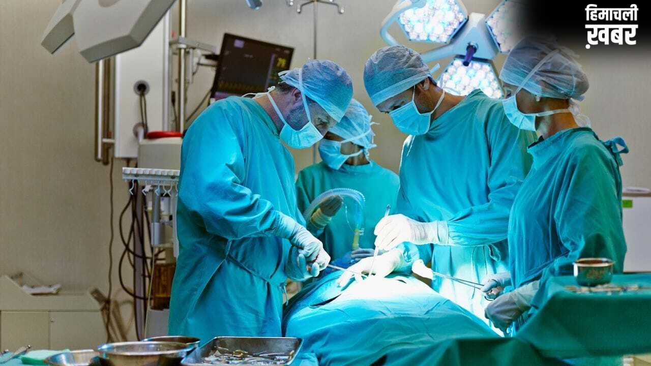 लखनऊ में सिजेरियन डिलीवरी के बाद टांके लगाना भूली लेडी डॉक्टर, तड़पती रही महिला, फिर…​