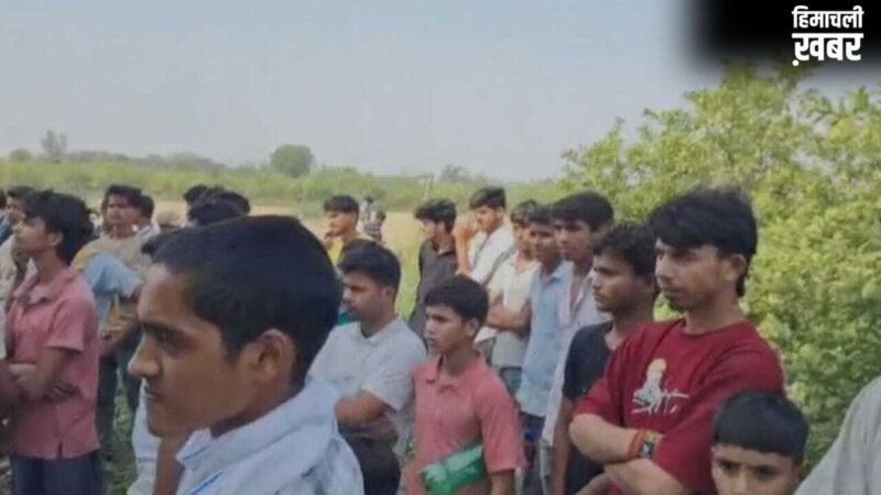 बदायूं में पेड़ से लटका मिला युवक का सड़ा-गला शव, लाश देख सहम गए लोग​