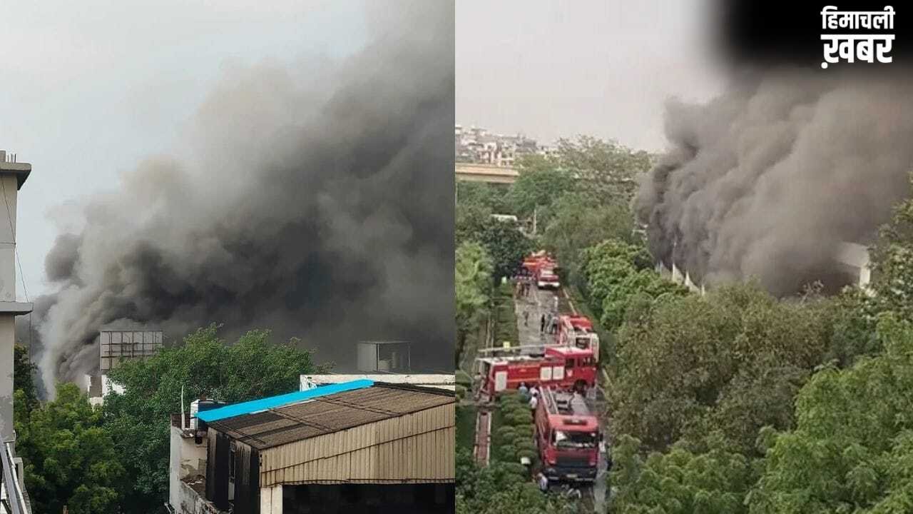 नोएडा की स्पार्क मिंडा कंपनी में लगी भीषण आग, आसमान में छाया धुएं का गुबार; फायर ब्रिगेड की 20 गाड़ियां मौजूद​