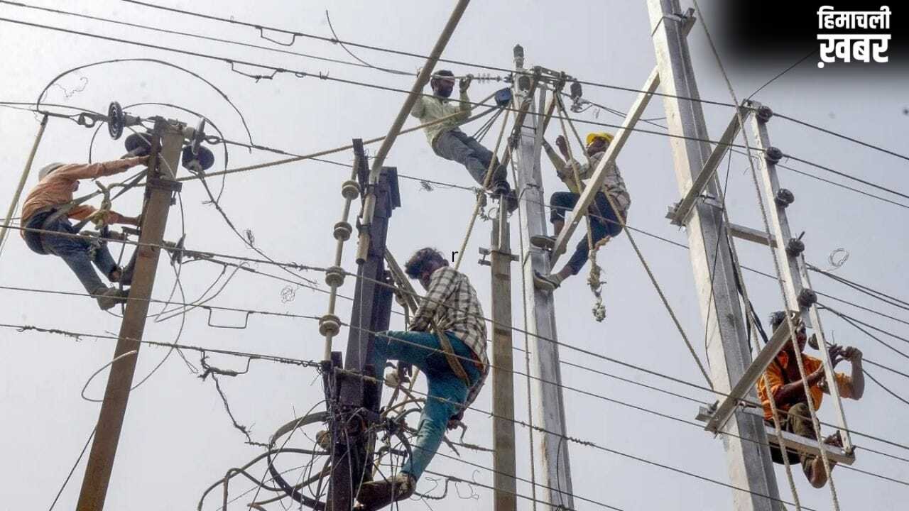कंज्यूमर डबल, इंफ्रास्ट्रक्चर पुराना! UP में बिजली के लिए क्यों मचा हाहाकार?​