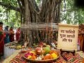 वट सावित्री पूजा के मंत्र, पूर्ण फल की प्राप्ति के लिए पढ़ें ये आरती, मिलेगा अखंड सौभाग्य का आशीर्वाद​