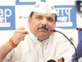 राम मंदिर चढ़ावा चोरी मामले के बीच फिर बाहर आया जमीन घोटाले का जिन्न, SIT के सामने सबूत पेश करेंगे संजय सिंह​