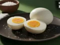 Boiled Eggs: सिर्फ 2 उबले अंडे रोज खाएं, शरीर को मिलेगा इतना प्रोटीन कि रह जाएंगे हैरान​