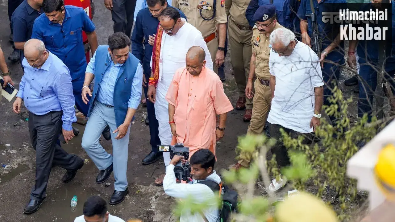 लखनऊ अग्निकांड के बाद हिला प्रशासन, 7 दिन में रिपोर्ट सौंपेगी SIT; सीएम योगी ने लिया ये सख्त फैसला