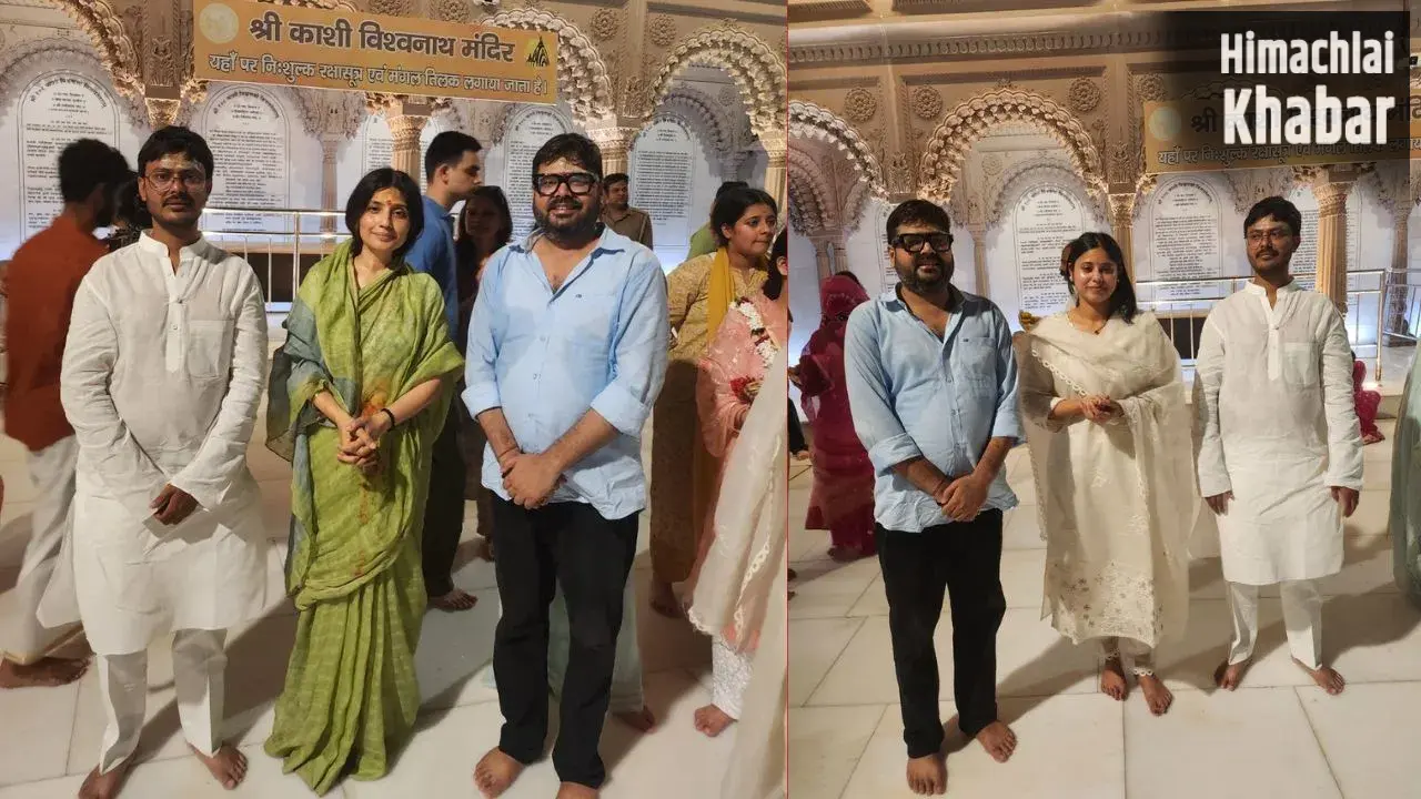 काशी विश्वनाथ धाम पहुंचीं डिंपल यादव: मंगला आरती में हुई शामिल, अखिलेश यादव के स्वास्थ्य के लिए की प्रार्थना​