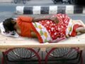‘दादी जिंदा हैं तो दिखाओ…’, बेबस पोते ने अम्मा को ठेले पर लिटाया, कड़कती धूप में फिर बैंक पहुंचाया… आखिर क्या थी मजबूरी?