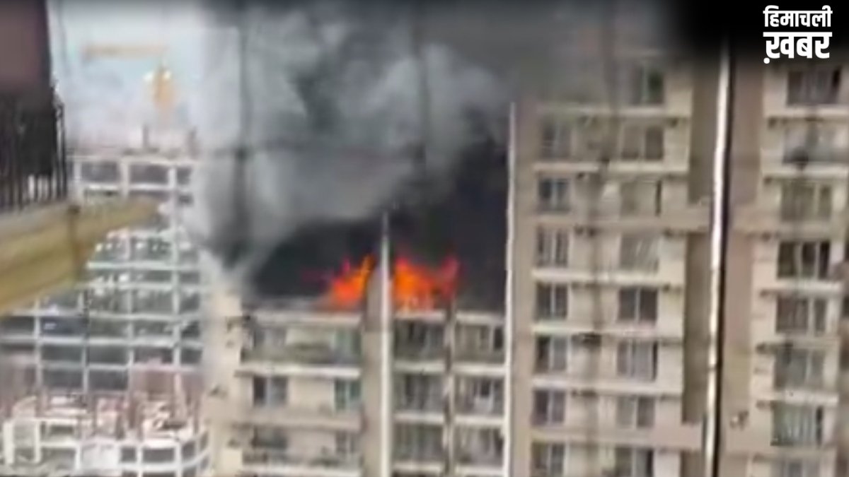 नोएडा सेक्टर-75 की आइवी काउंटी सोसाइटी में भीषण आग, रेस्क्यू ऑपरेशन जारी, आग बुझाने में जुटी फायर ब्रिगेड​