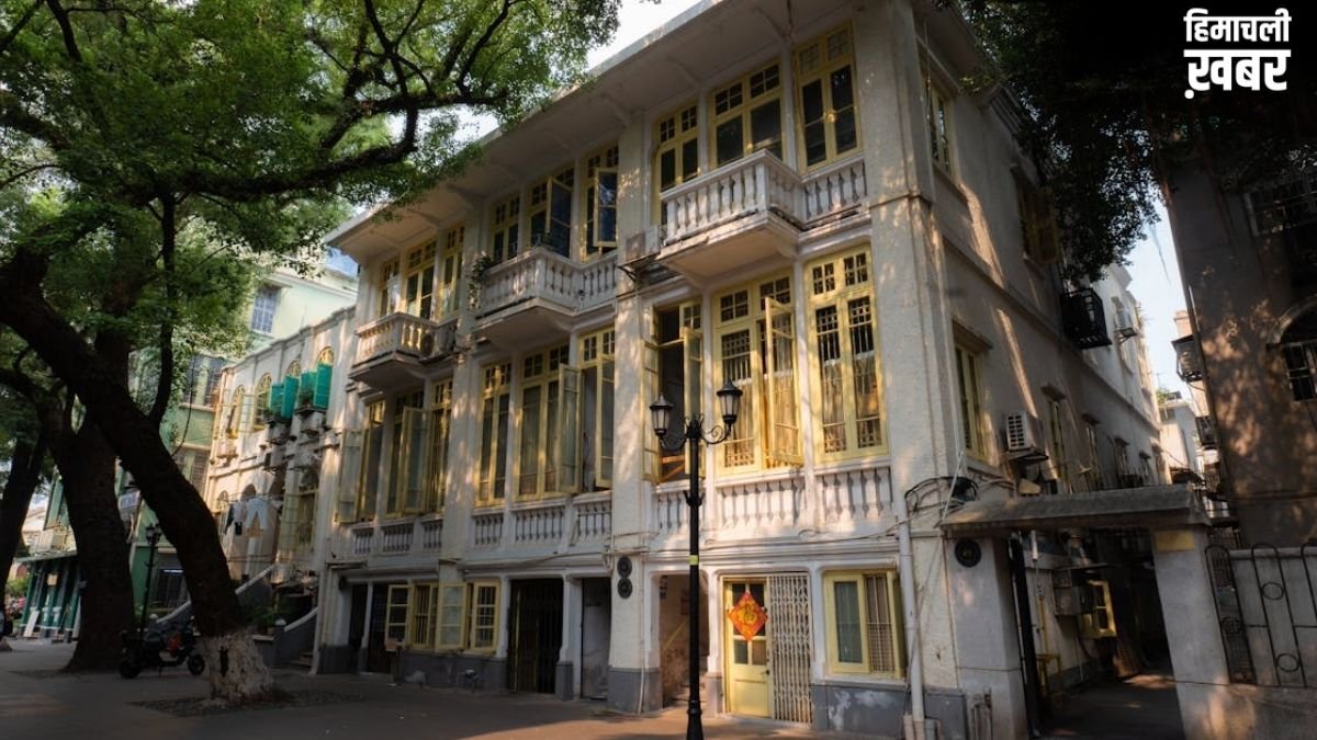 Main Entrance Vastu: मेन डोर के सामने नहीं होनी चाहिए ये 7 चीजें, कमाई पर डालती है बुरा असर, नहीं बढ़ती सुख-समृद्धि​