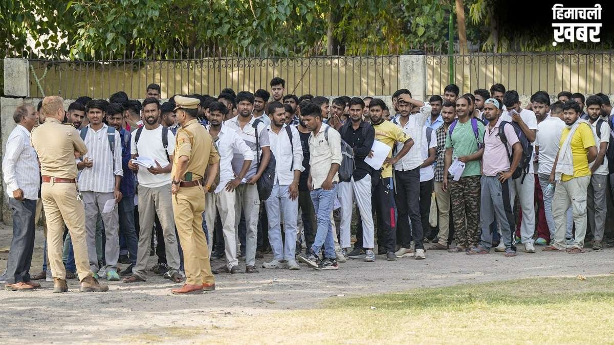 यूपी पुलिस कांस्टेबल भर्ती के लिए मारामारी! हर 1 पद पर 89 दावेदार, ट्रेन से लेकर बसों तक में भीड़ ही भीड़​