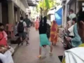 Barsana: 13 वर्षीय आराध्य ने हाथों के बल पूरी की बरसाना की 7 किलोमीटर परिक्रमा, दादी को दी अनूठी श्रद्धांजलि​