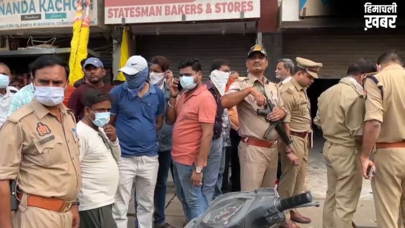 प्रयागराज में बंद कमरे से तीन शव बरामद, मां-बाप और बेटी की हत्या; जांच में जुटी पुलिस​