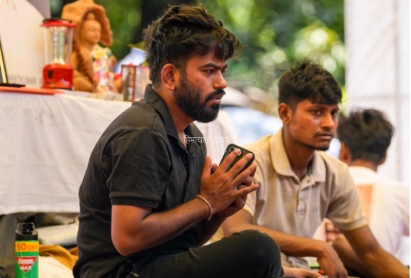 अभिजीत दीपके नहीं कर पाए और बर्दाश्त, जंतर-मंतर से होना पड़ा दूर; कहा- माफ करना​
