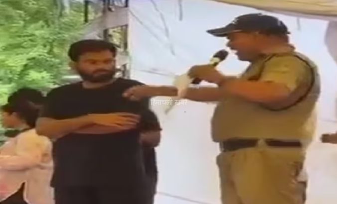 CJP के मंच पर पहुंच पुलिस कांस्टेबल ने छोड़ी नौकरी, बोला- हम बागी हैं….​