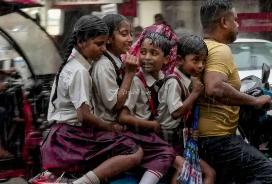 इन 18 राज्यों में होगी भयंकर बारिश, IMD की चेतावनी, दिल्ली-यूपी और बिहार में आज कैसा रहेगा मौसम?​