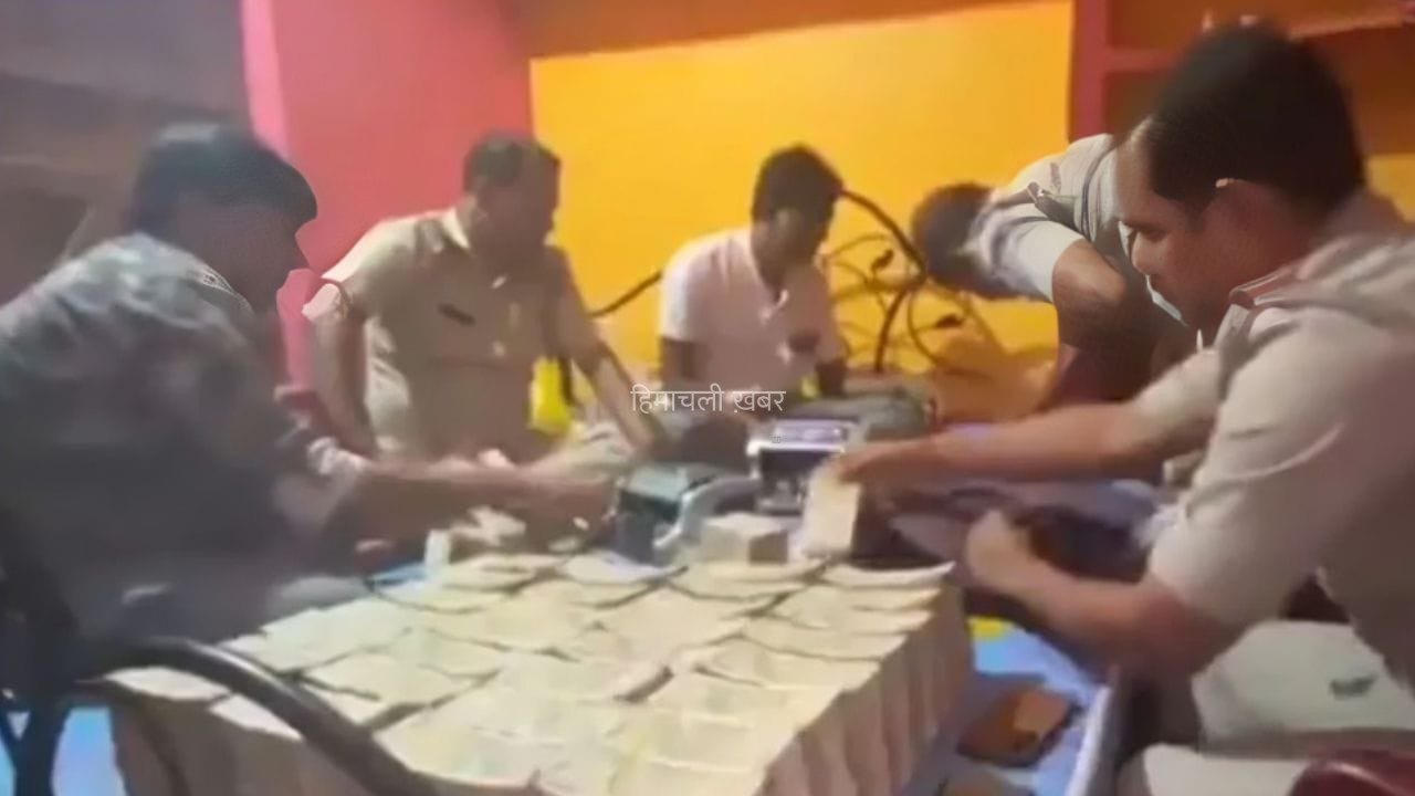 नोटों से भरी 35 बोरियां, सोने के बिस्किट… बस ड्राइवर के घर मिला इतना कैश, गिनते-गिनते फेल हो गईं 5 मशीनें