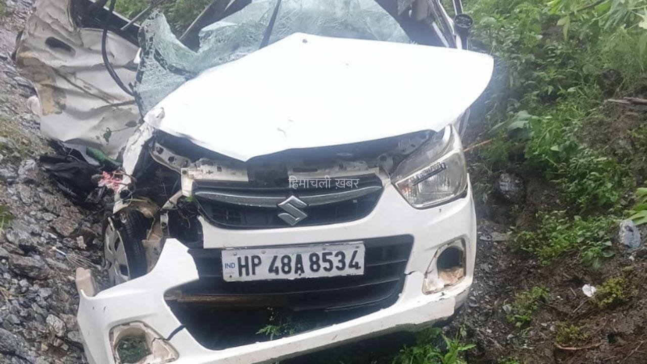 चंबा में हाईवे पर खाई में गिरी कार, पांच लोगों की मौत… चंडीगढ़ से बच्चे का इलाज करवाकर लौट रहा था परिवार​