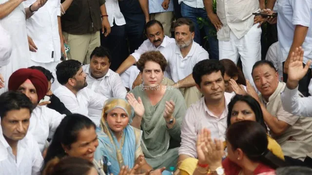 आंदोलन पर सियासत हावी: केजरीवाल के एक्टिव होते ही राहुल-प्रियंका ने संभाल मोर्चा, विपक्षी दलों के बीच श्रेय लेने की होड़​