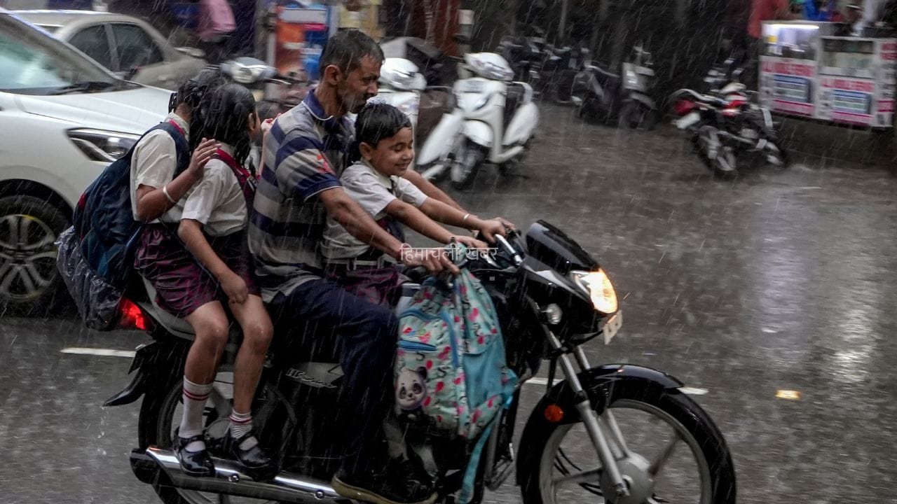 दिल्ली, UP समेत 18 राज्यों में भारी बारिश का अलर्ट… उत्तराखंड-हिमाचल में बाढ़ का खतरा; कैसा रहेगा बिहार, MP और राजस्थान का मौसम?​