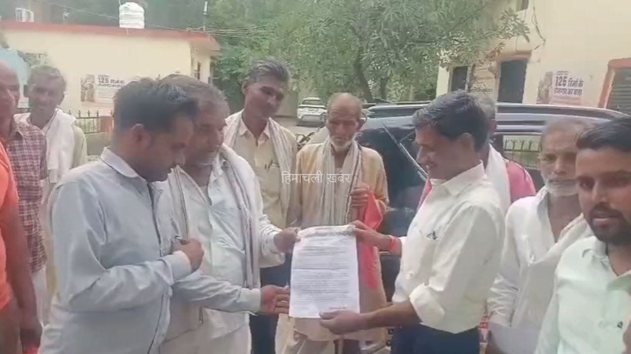 मूंगफली बीज कहां गया? महोबा में 2000 क्विंटल बीज गायब, किसानों को बांटना था; DM ने दिए जांच के आदेश​