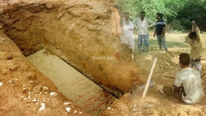 20 साल बाद सपने में आए पिता कहा- मेरी कब्र सही करवा दो… बेटे ने खुदवाई तो देख हैरत में पड़े लोग