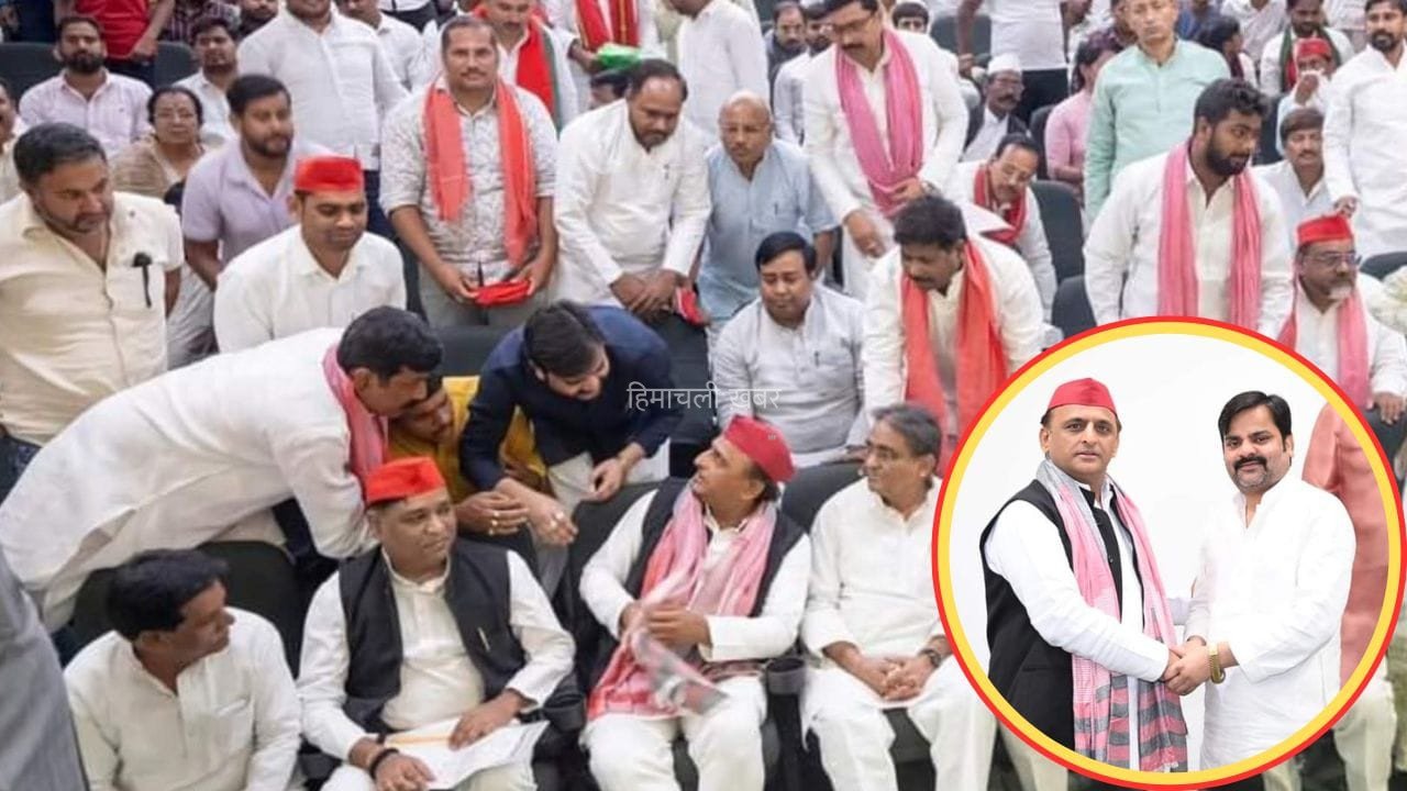 सपा की पहचान बना अखिलेश यादव का खास गमछा, ऐसे हुआ है तैयार, बाराबंकी के बुनकर ने बताई पूरी कहानी​