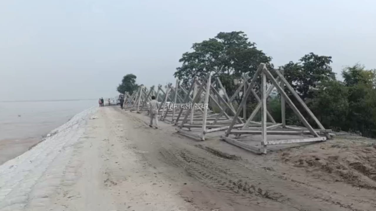 गंगा का रौद्र रूप! बिजनौर बैराज का तटबंध टूटा, 100 मीटर कंक्रीट ब्लॉक नदी में समाया​