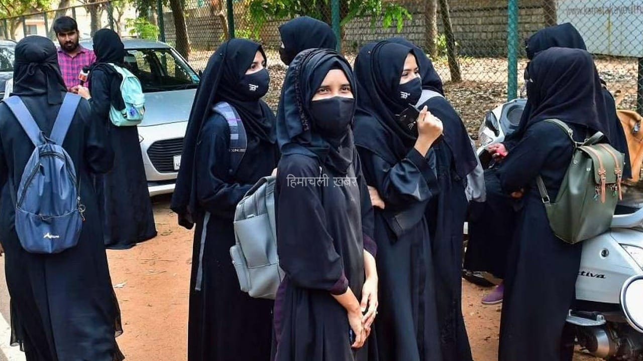 हिजाब नहीं, स्कूलों में यूनिफार्म ही जरूरी…. इलाहाबाद हाई कोर्ट ने फैसले में दिया संदेश​