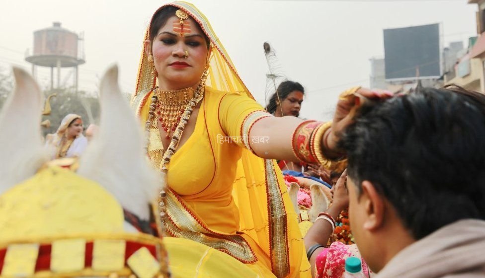 जब किन्नर मांगे पैसे तो कह दे बस ये शब्द, इससे बदल जाएगी आपकी किस्मत​​​